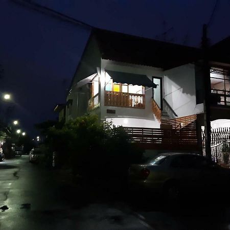방콕 A & P House 아파트 외부 사진