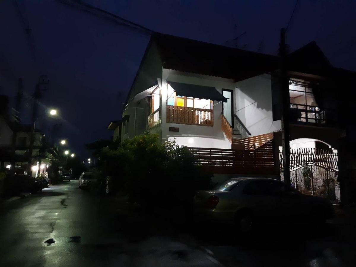 방콕 A & P House 아파트 외부 사진