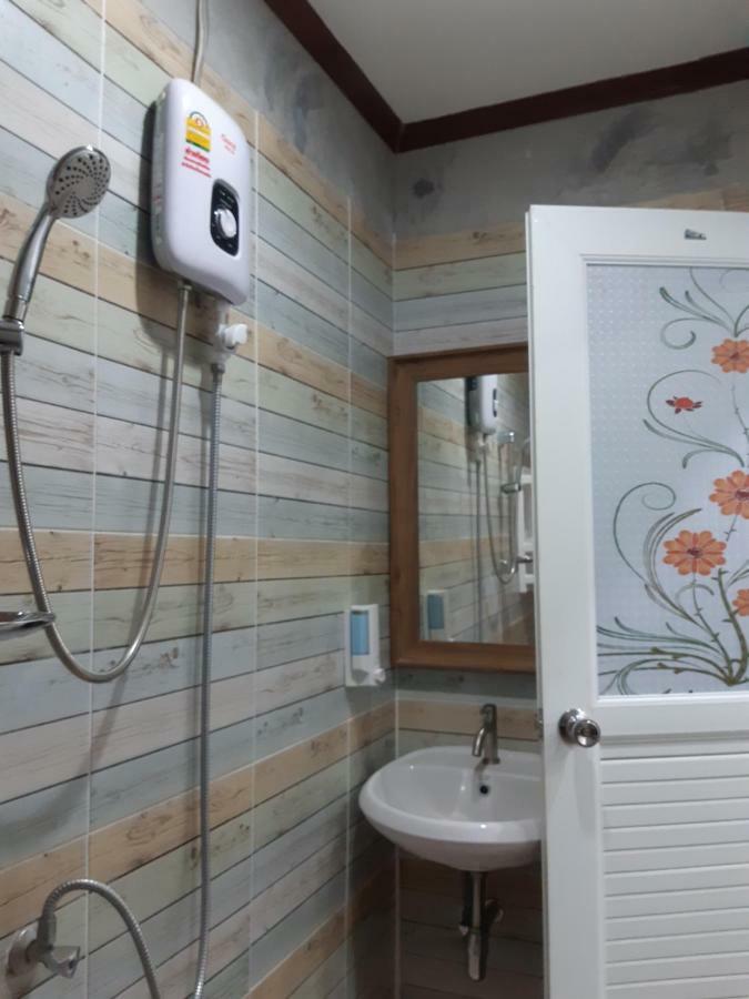 방콕 A & P House 아파트 외부 사진