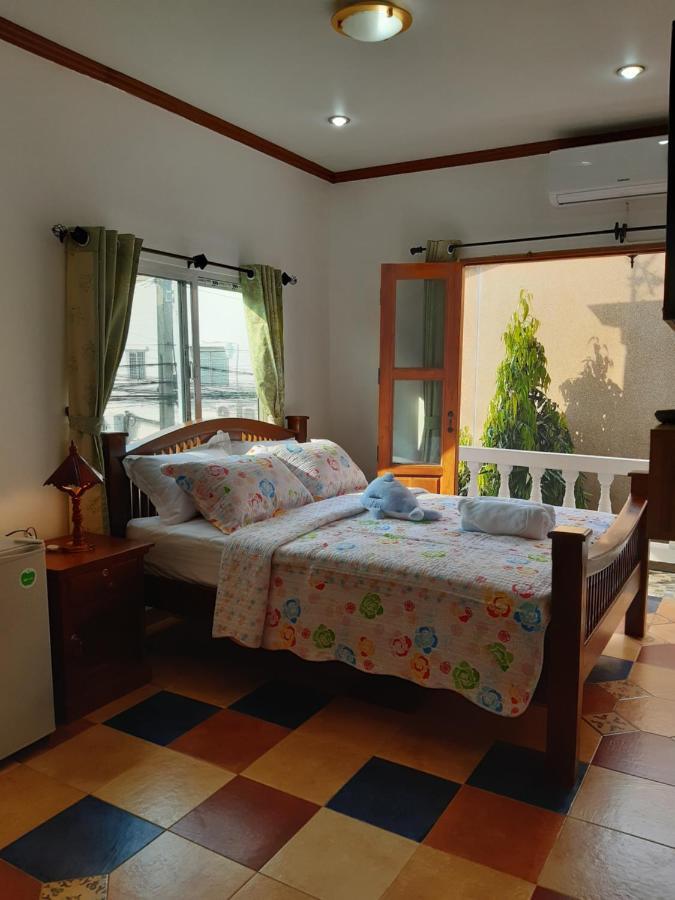 방콕 A & P House 아파트 외부 사진